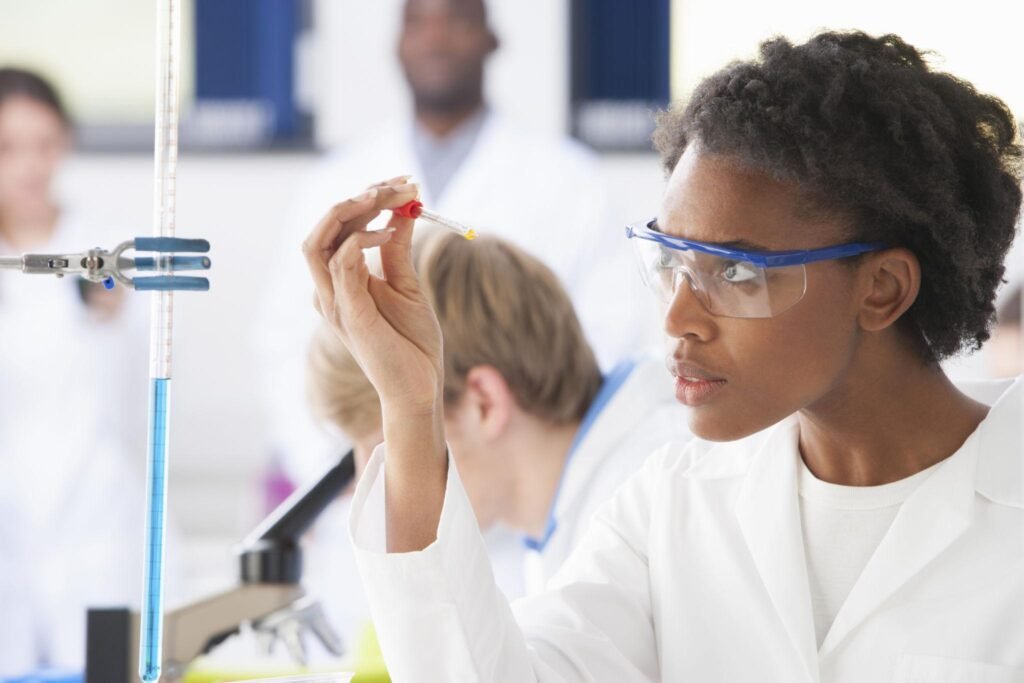 Students conducting research and practical experiments in a Chinese university laboratory